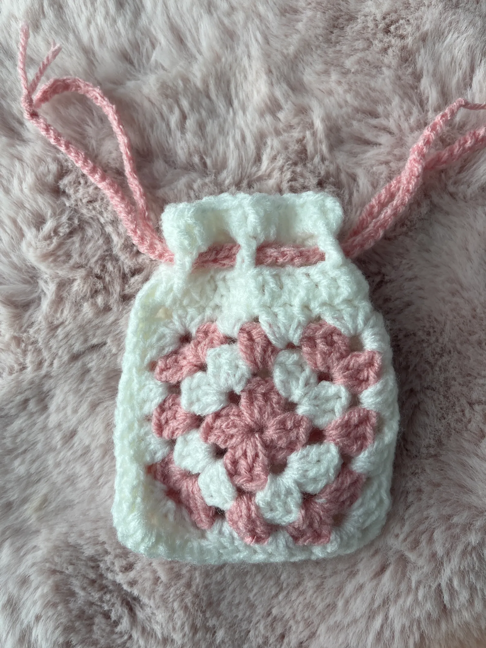 Granny square pouch